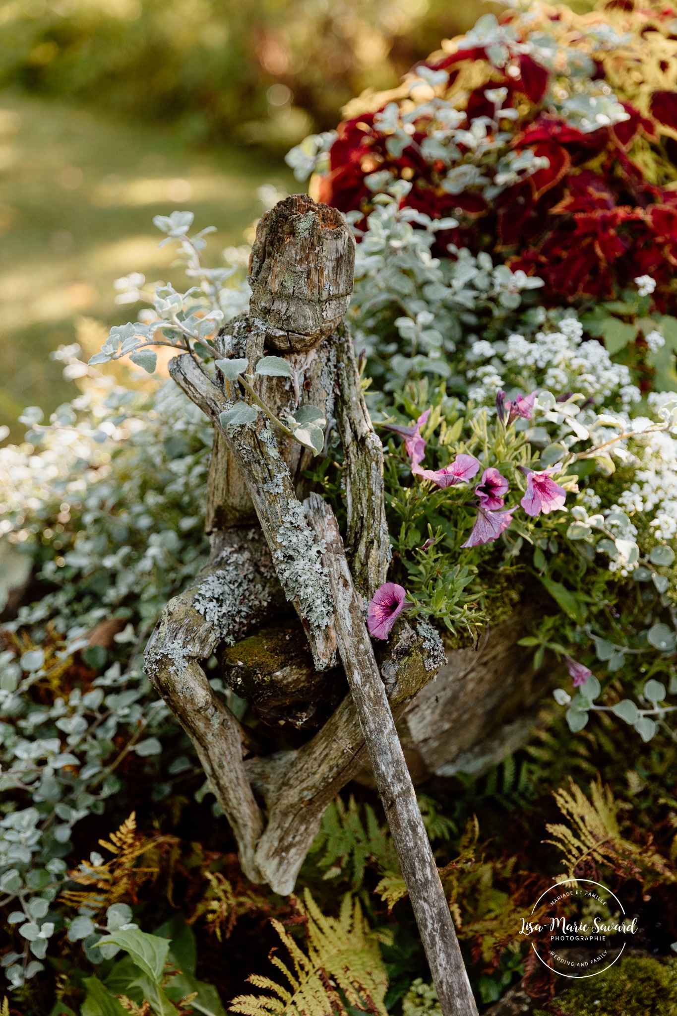 Second hand wedding decor. Eco friendly wedding decor. Mariage à Le Pont Couvert de La Conception. Photographe mariage Laurentides. Le Pont Couvert wedding. Tremblant wedding photographer.