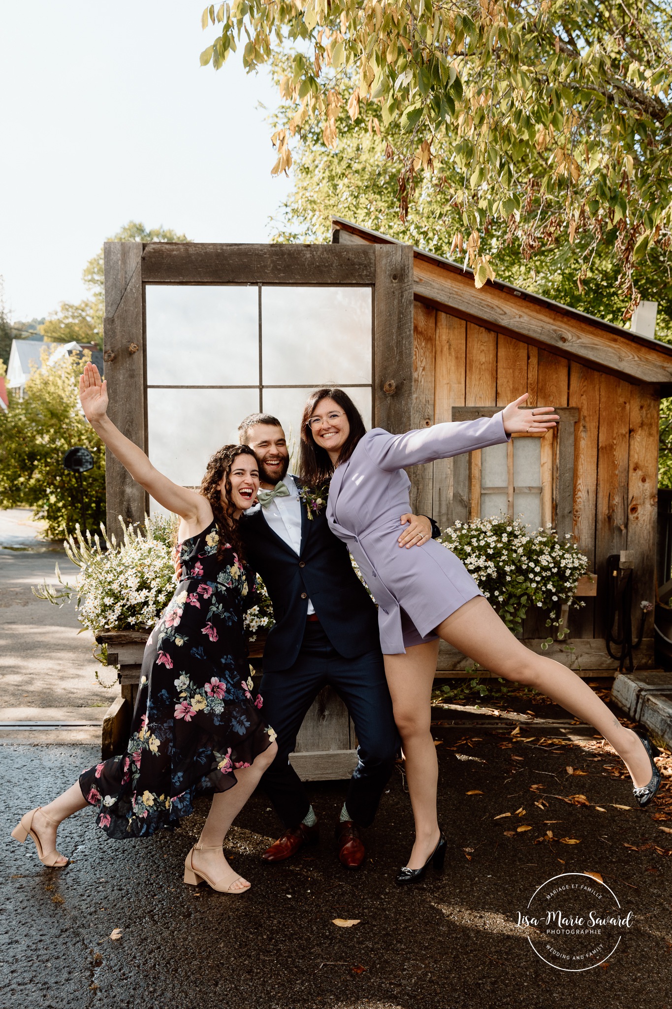 Photos de famille de mariage. Mariage à Le Pont Couvert de La Conception. Photographe mariage Laurentides. Le Pont Couvert wedding. Tremblant wedding photographer.