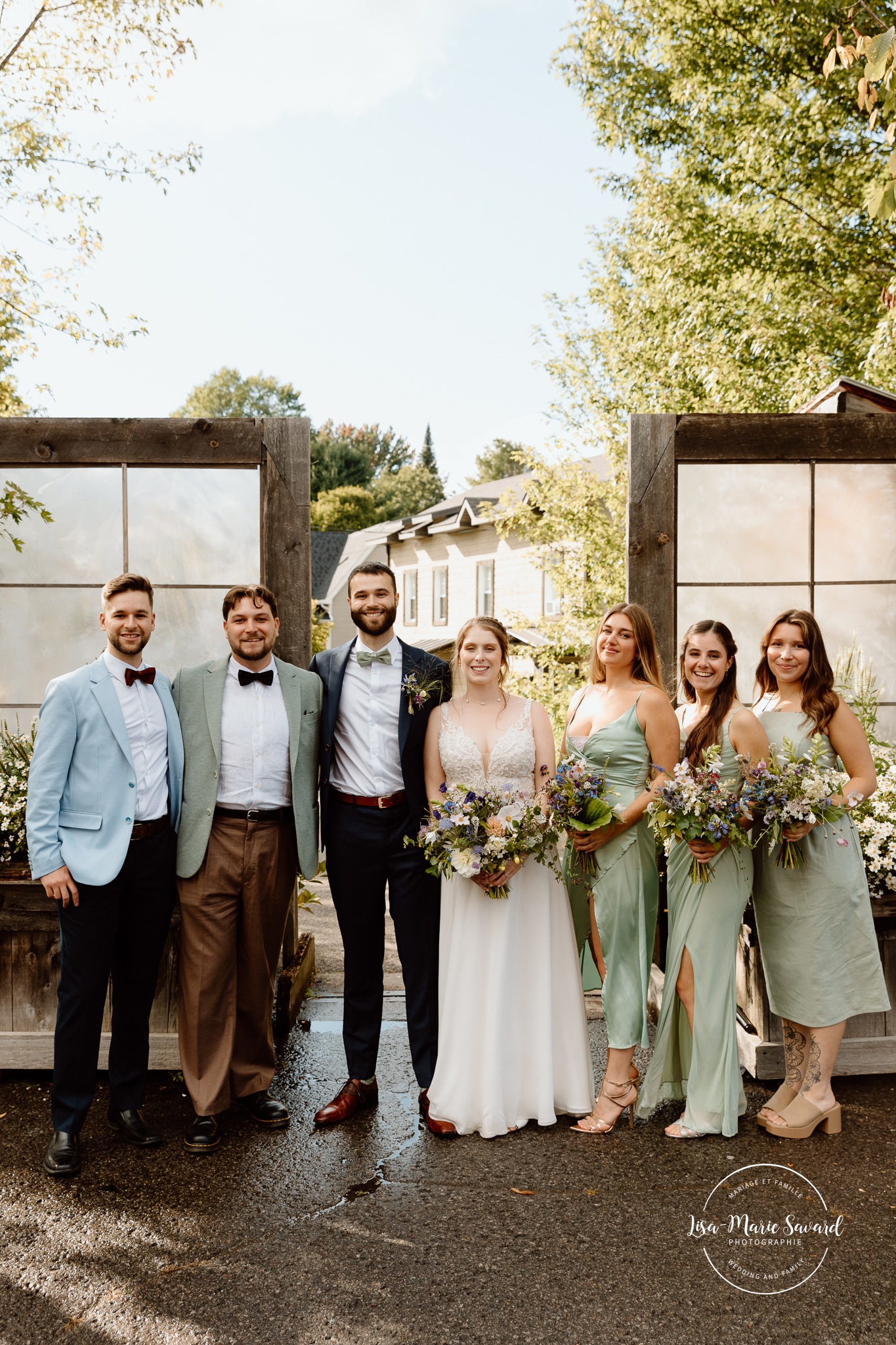 Photos de famille de mariage. Mariage à Le Pont Couvert de La Conception. Photographe mariage Laurentides. Le Pont Couvert wedding. Tremblant wedding photographer.