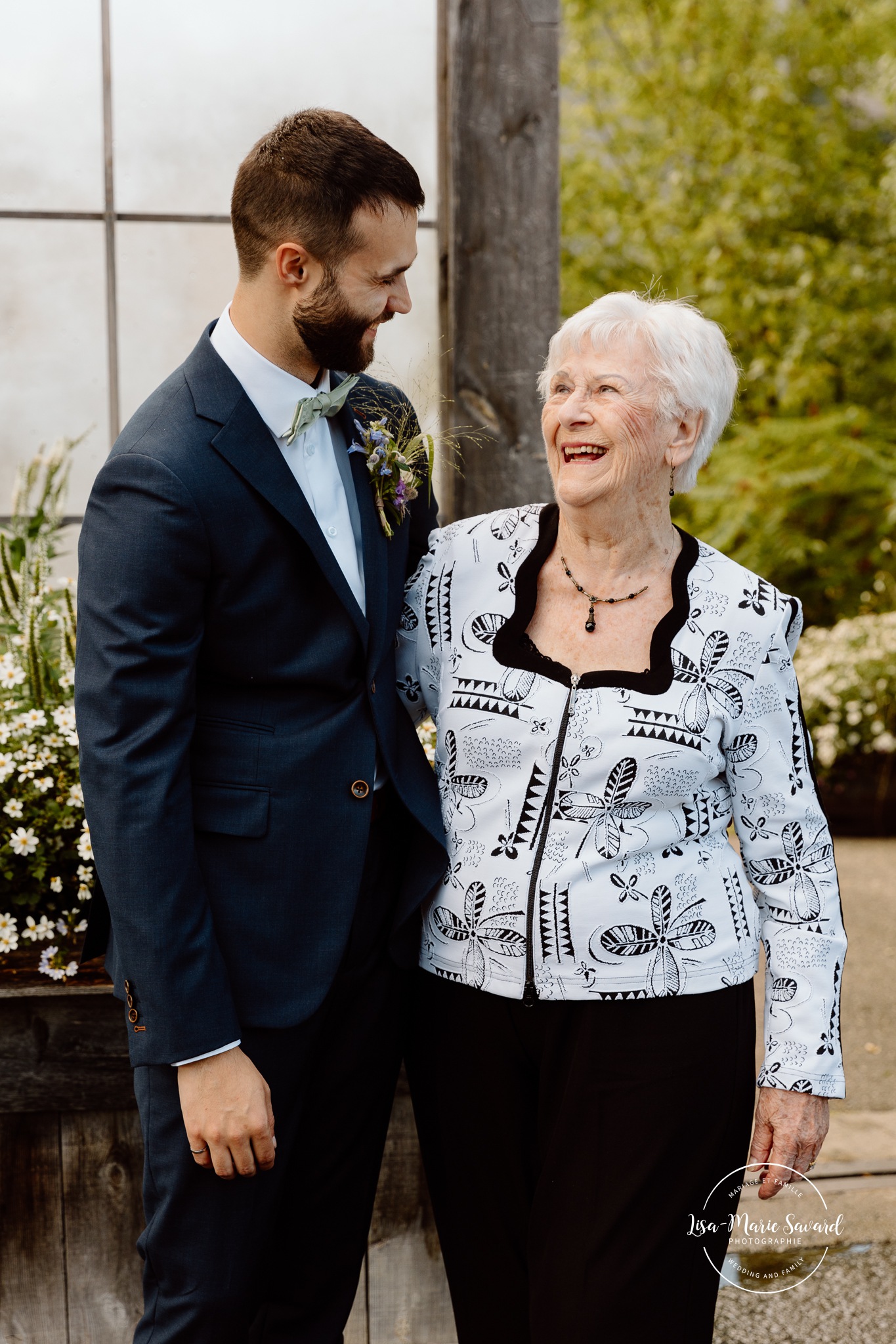 Photos de famille de mariage. Mariage à Le Pont Couvert de La Conception. Photographe mariage Laurentides. Le Pont Couvert wedding. Tremblant wedding photographer.