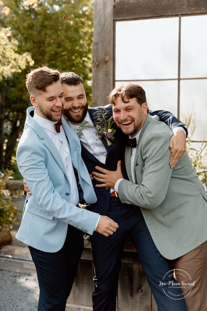 Photos de famille de mariage. Mariage à Le Pont Couvert de La Conception. Photographe mariage Laurentides. Le Pont Couvert wedding. Tremblant wedding photographer.