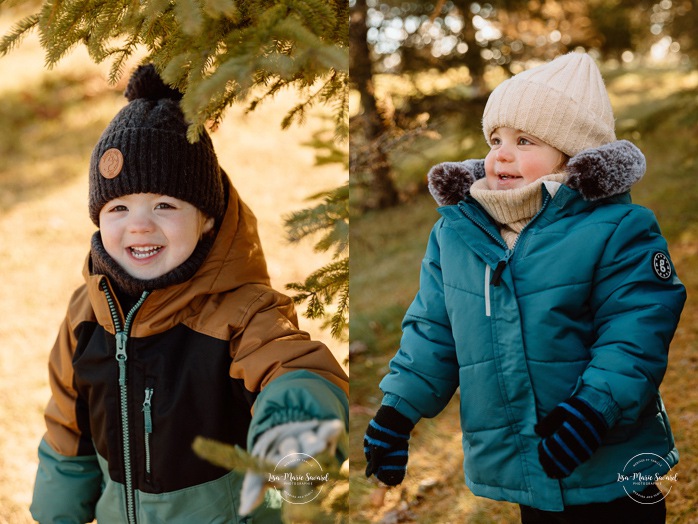 Outdoor Christmas mini sessions. Tree farm family photos. Christmas family photos. Mini séances des Fêtes 2025. Mini séances de Noël à Montréal. Montreal Christmas mini sessions. Montreal Holiday mini sessions.