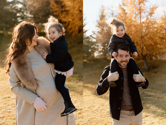 Outdoor Christmas mini sessions. Tree farm family photos. Christmas family photos. Mini séances des Fêtes 2025. Mini séances de Noël à Montréal. Montreal Christmas mini sessions. Montreal Holiday mini sessions.