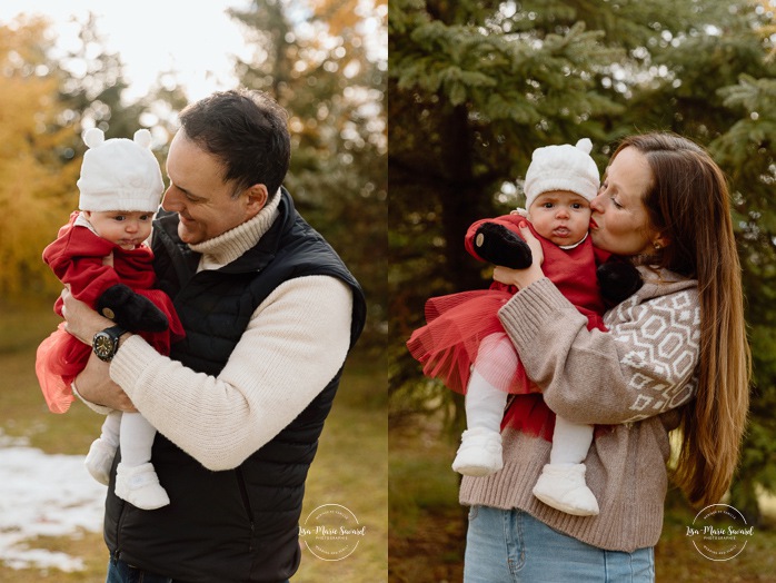 Outdoor Christmas mini sessions. Tree farm family photos. Christmas family photos. Mini séances des Fêtes 2025. Mini séances de Noël à Montréal. Montreal Christmas mini sessions. Montreal Holiday mini sessions.
