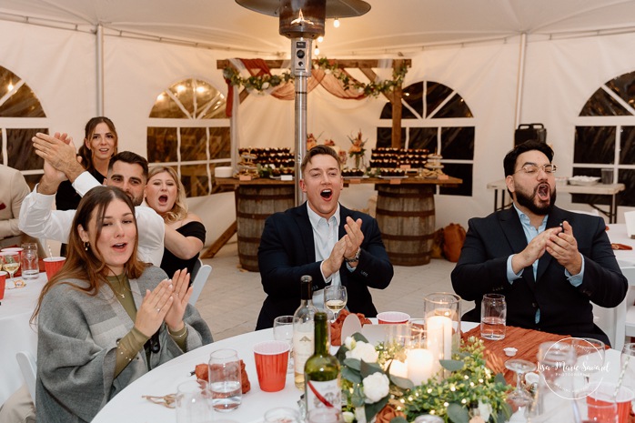 Wedding night game ideas. Outdoor tent wedding reception ideas. Mariage au Domaine St-Simon en automne. Photographe de mariage en Montérégie. Domaine St-Simon wedding.