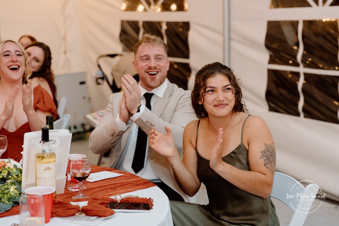 Wedding night game ideas. Outdoor tent wedding reception ideas. Mariage au Domaine St-Simon en automne. Photographe de mariage en Montérégie. Domaine St-Simon wedding.