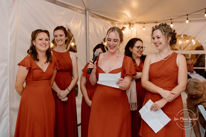 Wedding night game ideas. Outdoor tent wedding reception ideas. Mariage au Domaine St-Simon en automne. Photographe de mariage en Montérégie. Domaine St-Simon wedding.