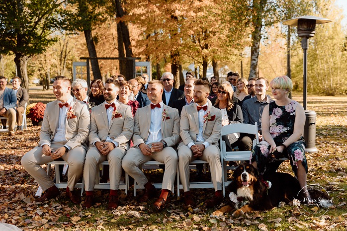 Outdoor fall wedding ceremony. Mariage au Domaine St-Simon en automne. Photographe de mariage en Montérégie. Domaine St-Simon wedding.