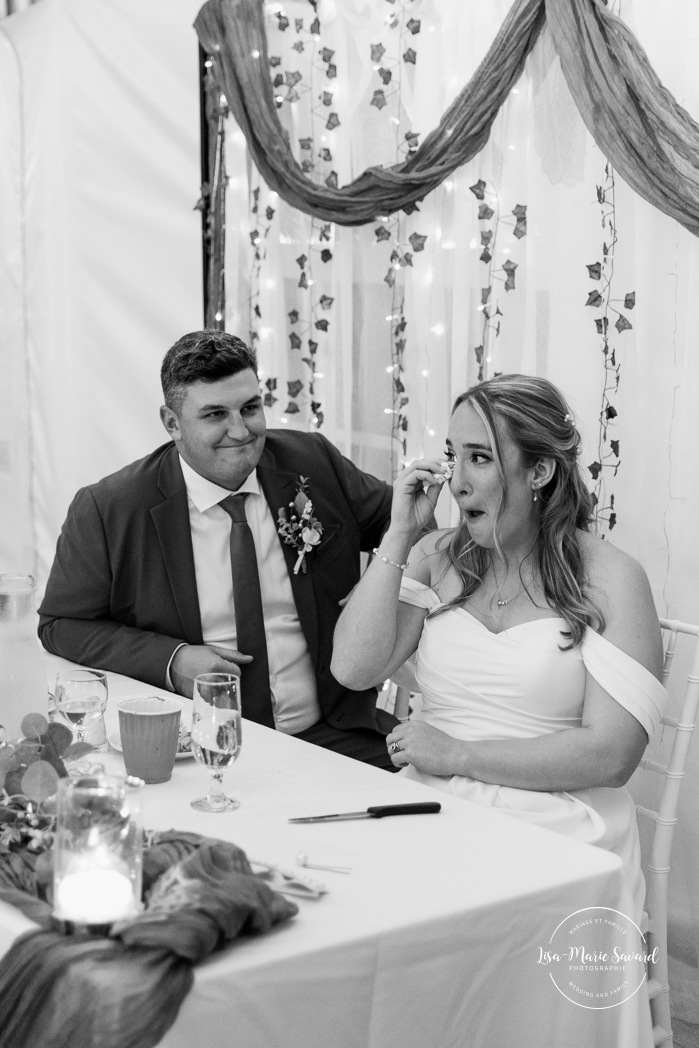 Wedding night game ideas. Outdoor tent wedding reception ideas. Mariage au Domaine St-Simon en automne. Photographe de mariage en Montérégie. Domaine St-Simon wedding.