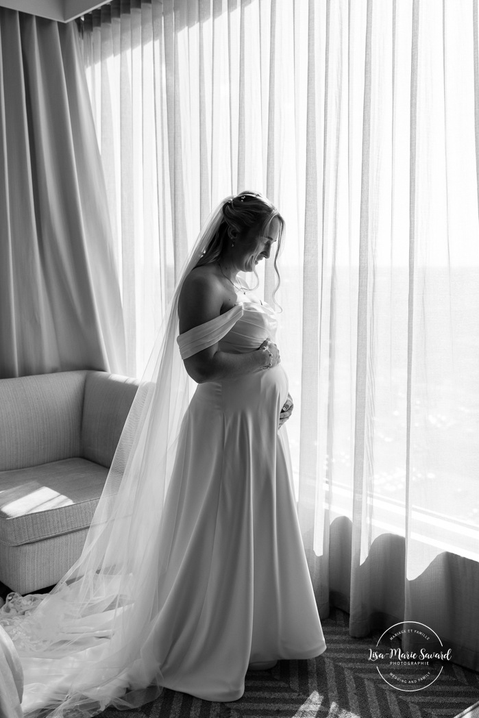 Pregnant bride wedding photos. Sheraton St-Hyacinthe. Mariage au Domaine St-Simon en automne. Photographe de mariage en Montérégie. Domaine St-Simon wedding.