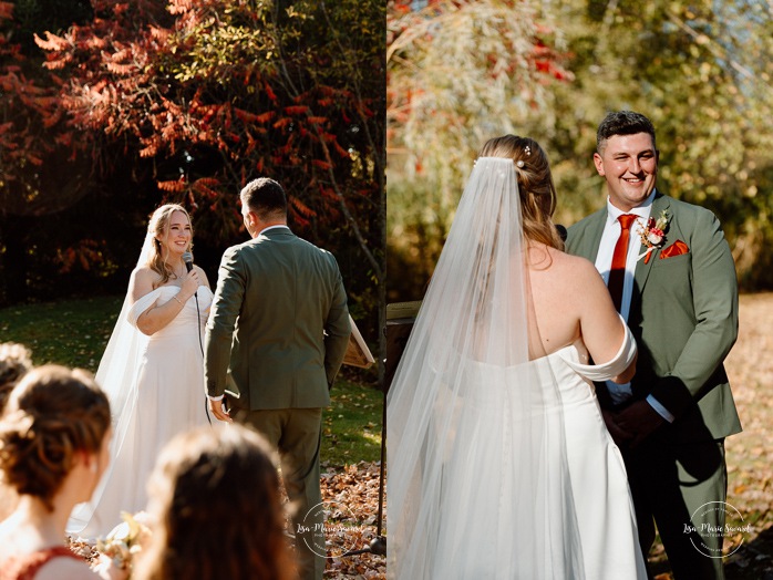 Outdoor fall wedding ceremony. Mariage au Domaine St-Simon en automne. Photographe de mariage en Montérégie. Domaine St-Simon wedding.