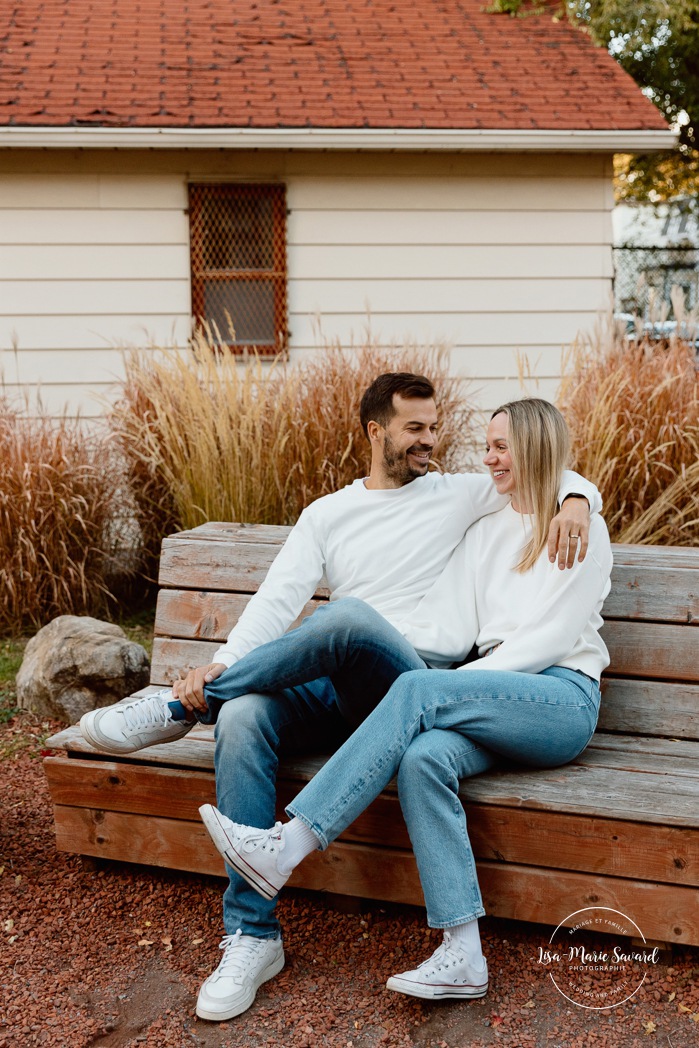 Fall family photos. Family photos with boys. Fun family photos. Séance photo de famille à Montréal. Montreal family photoshoot. Photographe de famille à Montréal. Montreal family photographer. Séance photo Vieux Lachine. Old Lachine photos.