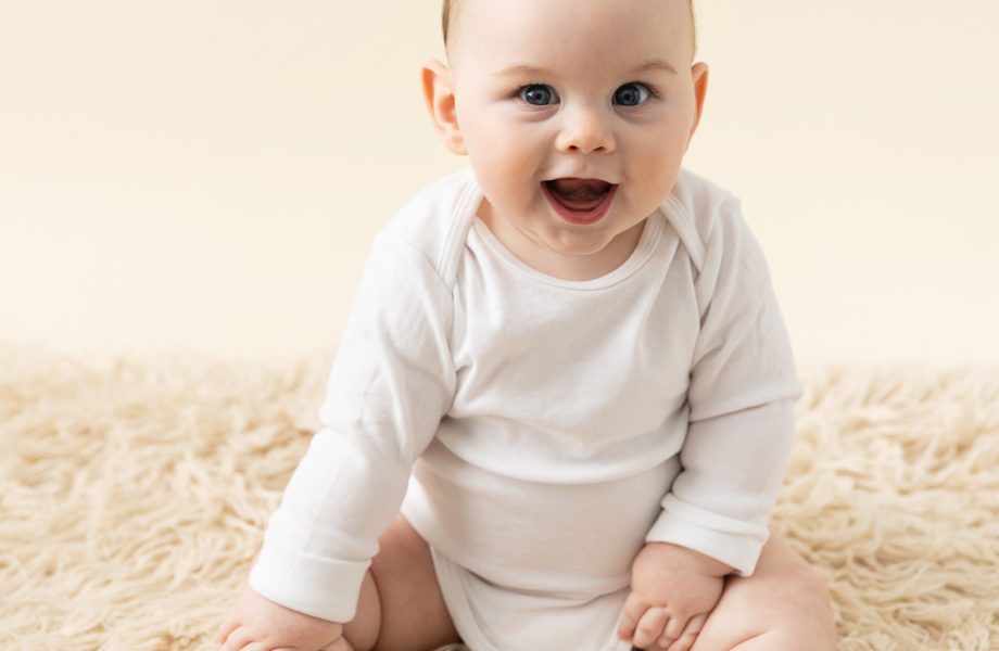Bébé Arthur – Séance milestone pour bébé à Montréal