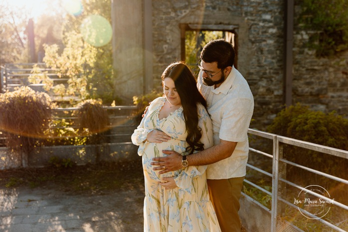 Ruins maternity photos. Spring maternity photos. Séance photo à l'Île-de-la-Visitation. Photographe de maternité à Ahuntsic. Ile de la Visitation photoshoot. Ahuntsic maternity photographer.