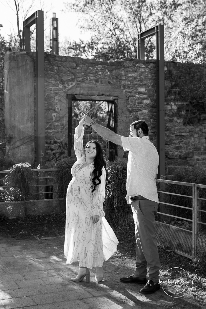 Ruins maternity photos. Spring maternity photos. Séance photo à l'Île-de-la-Visitation. Photographe de maternité à Ahuntsic. Ile de la Visitation photoshoot. Ahuntsic maternity photographer.