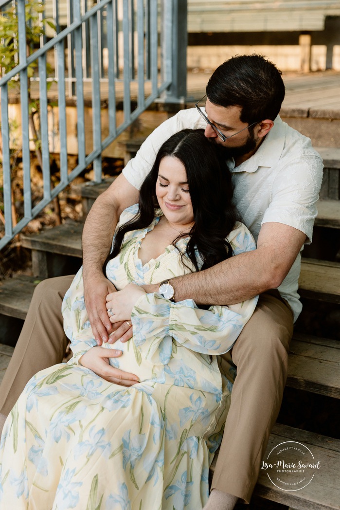 Golden hour maternity photos. Spring maternity photos. Séance photo à l'Île-de-la-Visitation. Photographe de maternité à Ahuntsic. Ile de la Visitation photoshoot. Ahuntsic maternity photographer.