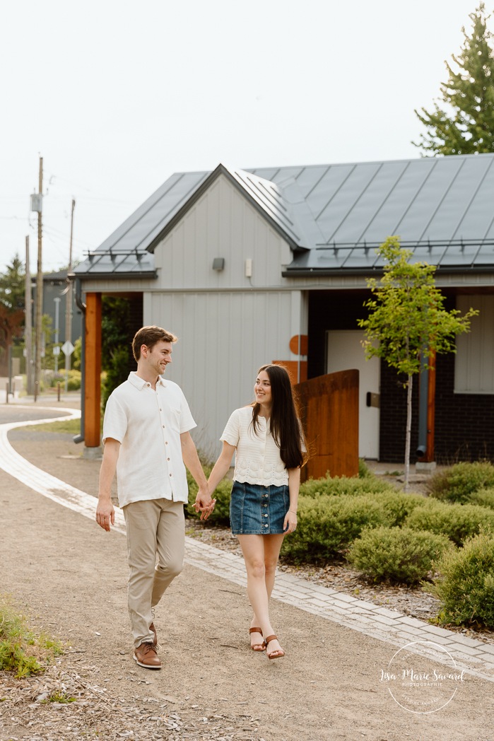 Urban engagement photos. Natural engagement photos. Séance fiançailles sur la Rive-Nord. Photographe de couple à Montréal. North Shore engagement session. Montreal engagement photographer.