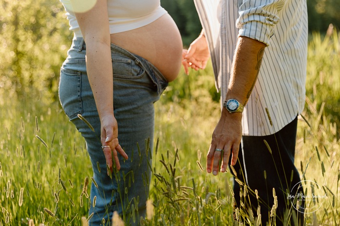 Summer maternity photos. Urban park maternity photos. Séance photo au parc Angrignon. Angrignon Park photoshoot. Photographe maternité Montréal. Montreal maternity photographer.