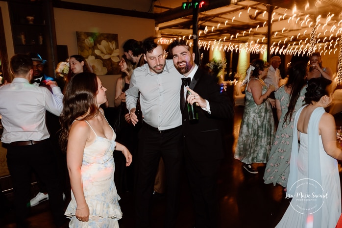 Wedding dance floor photos. Mariage à l'Espace Canal à Montréal. Photos de mariage Canal Lachine. Photographe de mariage à Montréal. Espace Canal wedding. Montreal wedding photographer.