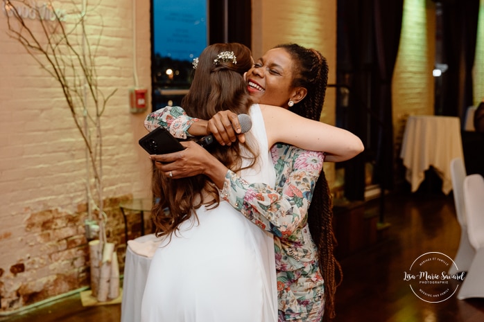 Industrial wedding reception. Mariage à l'Espace Canal à Montréal. Photos de mariage Canal Lachine. Photographe de mariage à Montréal. Espace Canal wedding. Montreal wedding photographer.