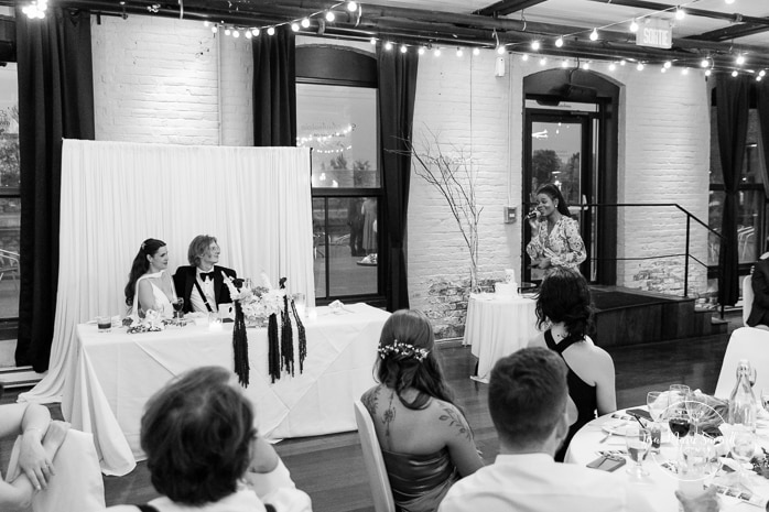 Industrial wedding reception. Mariage à l'Espace Canal à Montréal. Photos de mariage Canal Lachine. Photographe de mariage à Montréal. Espace Canal wedding. Montreal wedding photographer.