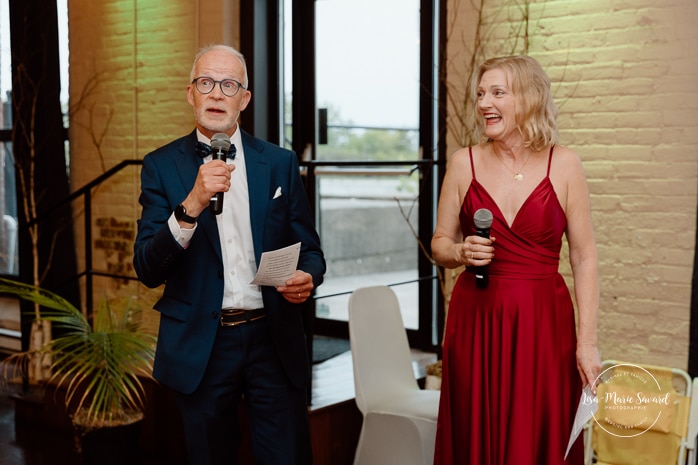 Wedding reception speech. Industrial wedding reception. Mariage à l'Espace Canal à Montréal. Photographe de mariage à Montréal. Espace Canal wedding. Montreal wedding photographer.