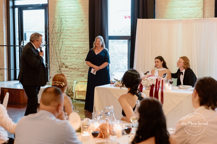 Wedding reception speech. Industrial wedding reception. Mariage à l'Espace Canal à Montréal. Photographe de mariage à Montréal. Espace Canal wedding. Montreal wedding photographer.
