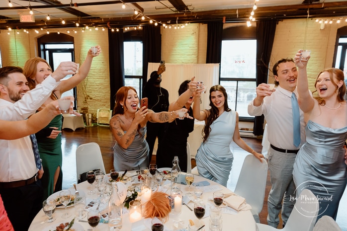 Industrial wedding reception. Factory wedding reception. Mariage à l'Espace Canal à Montréal. Photographe de mariage à Montréal. Espace Canal wedding. Montreal wedding photographer.