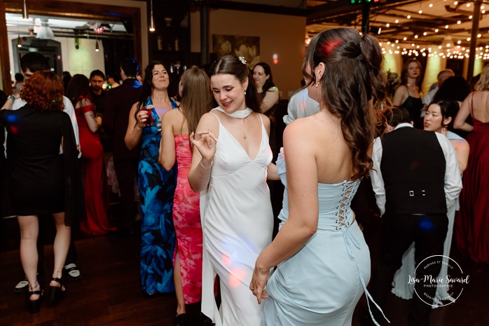 Wedding dance floor photos. Mariage à l'Espace Canal à Montréal. Photos de mariage Canal Lachine. Photographe de mariage à Montréal. Espace Canal wedding. Montreal wedding photographer.