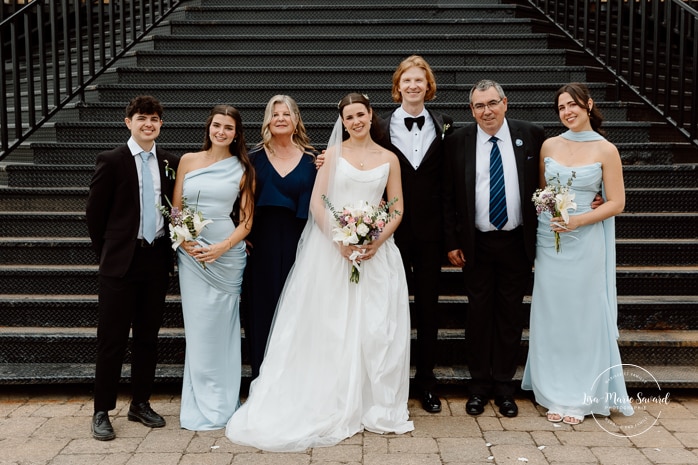 Staircase wedding photos. Mariage à l'Espace Canal à Montréal. L'Ambroisie et Espace Canal. Photographe de mariage à Montréal. Espace Canal wedding. Montreal wedding photographer.