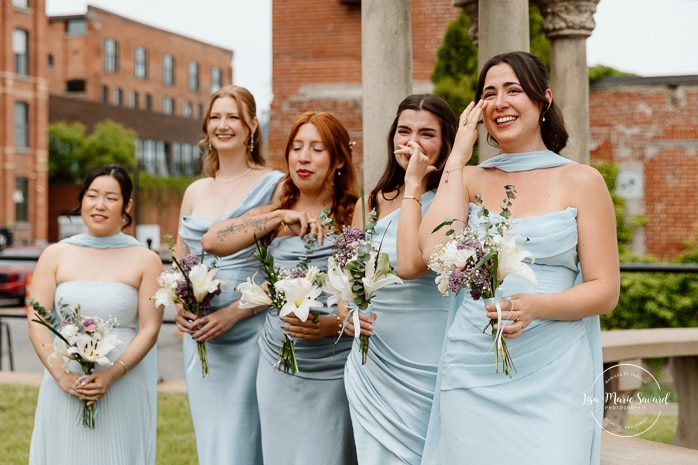 Outdoor industrial wedding ceremony. Mariage à l'Espace Canal à Montréal. L'Ambroisie et Espace Canal. Photographe de mariage à Montréal. Espace Canal wedding. Montreal wedding photographer.