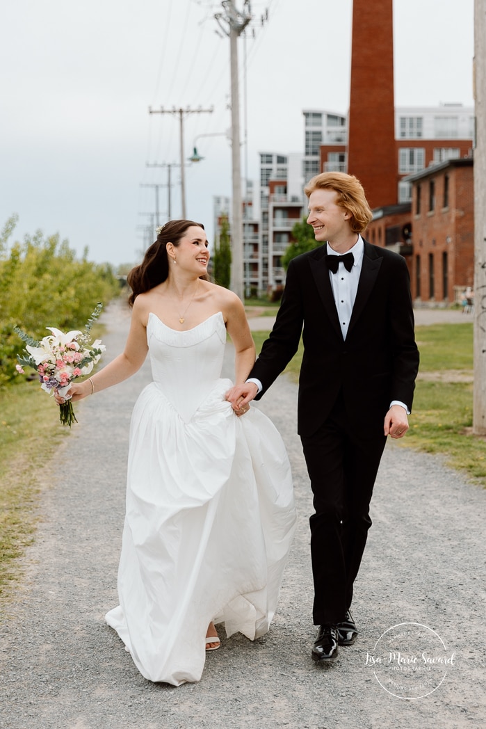 Urban wedding photos. Mariage à l'Espace Canal à Montréal. Photos de mariage Canal Lachine. Photographe de mariage à Montréal. Espace Canal wedding. Montreal wedding photographer.