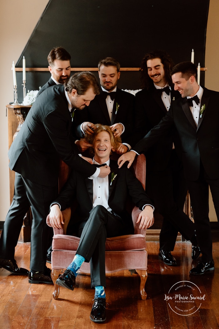 Groom flat lay. Groom getting ready with groomsmen at reception venue. Mariage à l'Espace Canal à Montréal. L'Ambroisie et Espace Canal. Photographe de mariage à Montréal. Espace Canal wedding. Montreal wedding photographer.