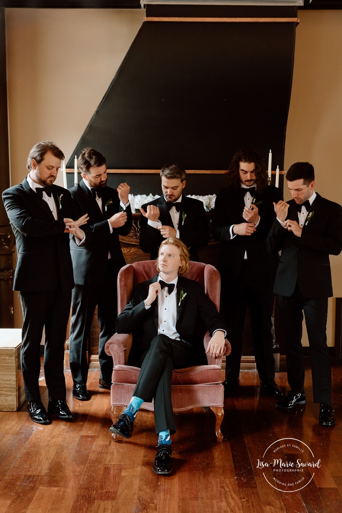 Groom flat lay. Groom getting ready with groomsmen at reception venue. Mariage à l'Espace Canal à Montréal. L'Ambroisie et Espace Canal. Photographe de mariage à Montréal. Espace Canal wedding. Montreal wedding photographer.