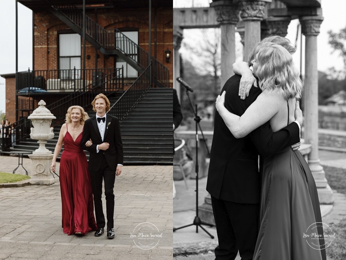 Outdoor industrial wedding ceremony. Mariage à l'Espace Canal à Montréal. L'Ambroisie et Espace Canal. Photographe de mariage à Montréal. Espace Canal wedding. Montreal wedding photographer.