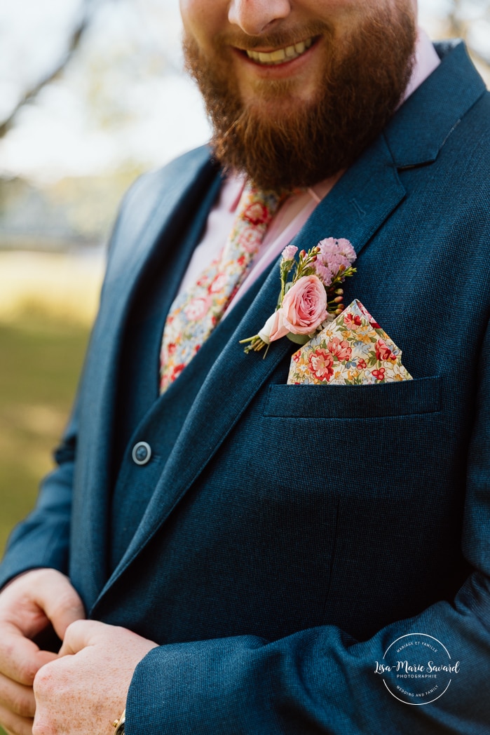 Spring wedding photos. Urban park wedding photos. Photographe de mariage au Saguenay. Photographe Saguenay-Lac-Saint-Jean. Vieux Port de Chicoutimi. Zone Portuaire Chicoutimi. Saguenay wedding photographer.