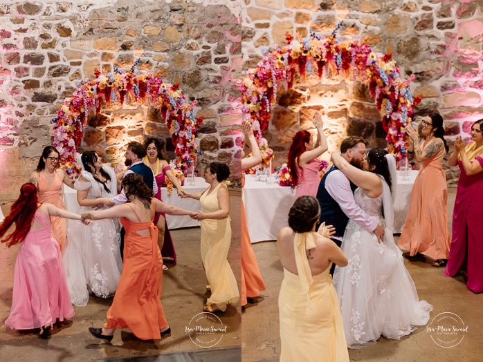 Wedding reception inside old mill. Photographe de mariage au Saguenay. Photographe Saguenay-Lac-Saint-Jean. Mariage Pulperie de Chicoutimi. Bâtiment 1912. Saguenay wedding photographer.