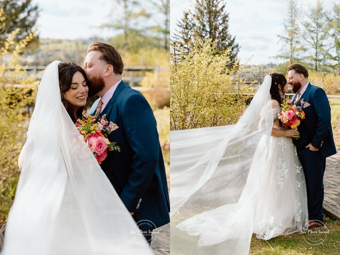Spring wedding photos. Romantic wedding photos. Urban park wedding photos. Photographe de mariage au Saguenay. Photographe Saguenay-Lac-Saint-Jean. Vieux Port de Chicoutimi. Zone Portuaire Chicoutimi. Saguenay wedding photographer.