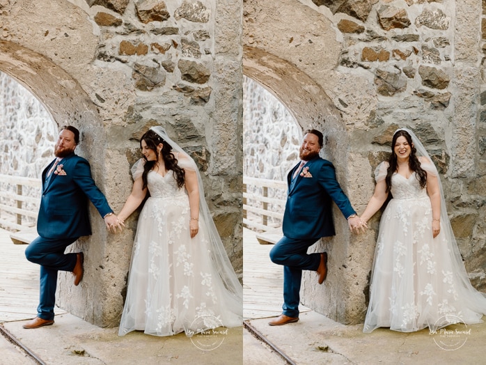 Wedding first touch ideas. Wedding first look without seeing each other. Photographe de mariage au Saguenay. Photographe Saguenay-Lac-Saint-Jean. Mariage Pulperie de Chicoutimi. Saguenay wedding photographer.