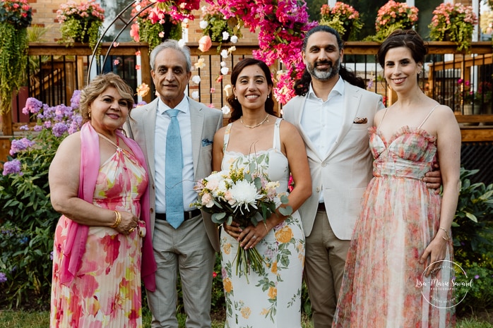 Intimate backyard wedding photos. Micro wedding photos. Mariage à Notre-Dame-de-Grâce. Mariage intime à Montréal. Photographe mariage Montréal. NDG backyard wedding. Montreal intime wedding. Montreal wedding photographer.