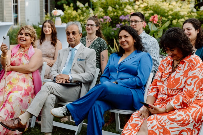 Intimate backyard wedding photos. Micro wedding photos. Mariage à Notre-Dame-de-Grâce. Mariage intime à Montréal. Photographe mariage Montréal. NDG backyard wedding. Montreal intime wedding. Montreal wedding photographer.