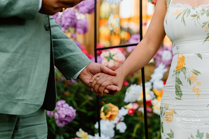 Intimate backyard wedding photos. Micro wedding photos. Mariage à Notre-Dame-de-Grâce. Mariage intime à Montréal. Photographe mariage Montréal. NDG backyard wedding. Montreal intime wedding. Montreal wedding photographer.