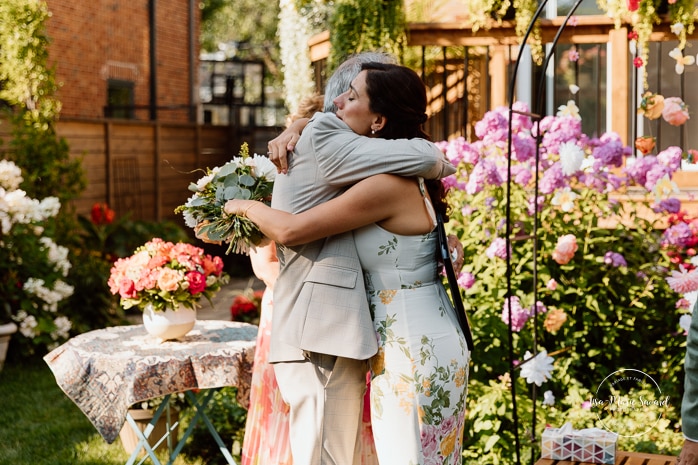 Intimate backyard wedding photos. Micro wedding photos. Mariage à Notre-Dame-de-Grâce. Mariage intime à Montréal. Photographe mariage Montréal. NDG backyard wedding. Montreal intime wedding. Montreal wedding photographer.
