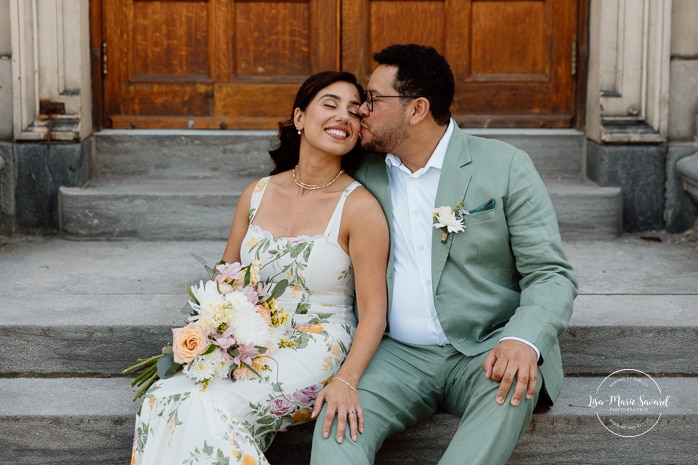 University campus wedding photos. Urban wedding photos. Campus Loyola Concordia. Mariage à Notre-Dame-de-Grâce. Mariage intime à Montréal. Photographe mariage Montréal. NDG backyard wedding. Montreal intime wedding. Montreal wedding photographer.