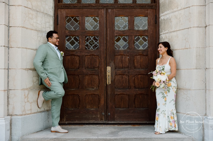University campus wedding photos. Urban wedding photos. Campus Loyola Concordia. Mariage à Notre-Dame-de-Grâce. Mariage intime à Montréal. Photographe mariage Montréal. NDG backyard wedding. Montreal intime wedding. Montreal wedding photographer.