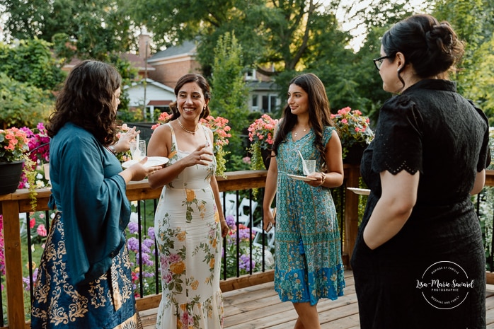 Intimate backyard wedding photos. Micro wedding photos. Mariage à Notre-Dame-de-Grâce. Mariage intime à Montréal. Photographe mariage Montréal. NDG backyard wedding. Montreal intime wedding. Montreal wedding photographer.