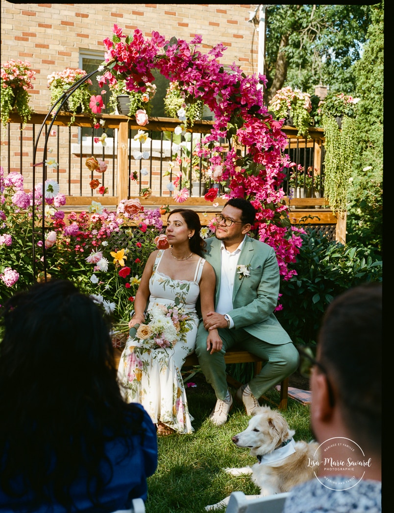 Intimate backyard wedding photos. Micro wedding photos. Mariage à Notre-Dame-de-Grâce. Mariage intime à Montréal. Photographe mariage Montréal. NDG backyard wedding. Montreal intime wedding. Montreal wedding photographer.