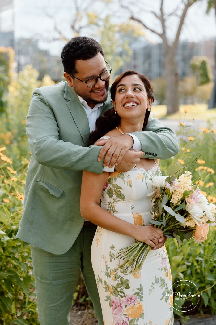 University campus wedding photos. Urban wedding photos. Campus Loyola Concordia. Mariage à Notre-Dame-de-Grâce. Mariage intime à Montréal. Photographe mariage Montréal. NDG backyard wedding. Montreal intime wedding. Montreal wedding photographer.
