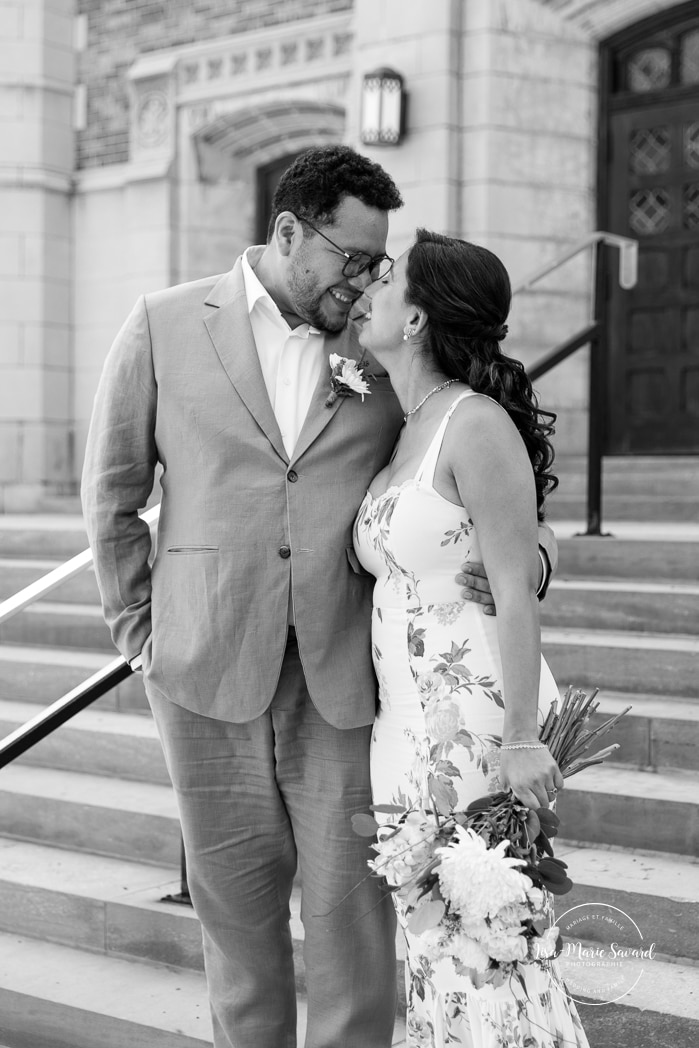University campus wedding photos. Urban wedding photos. Campus Loyola Concordia. Mariage à Notre-Dame-de-Grâce. Mariage intime à Montréal. Photographe mariage Montréal. NDG backyard wedding. Montreal intime wedding. Montreal wedding photographer.