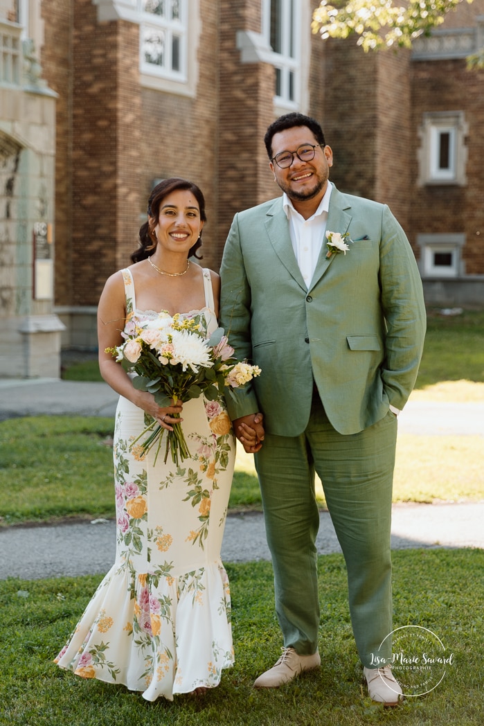 University campus wedding photos. Urban wedding photos. Campus Loyola Concordia. Mariage à Notre-Dame-de-Grâce. Mariage intime à Montréal. Photographe mariage Montréal. NDG backyard wedding. Montreal intime wedding. Montreal wedding photographer.